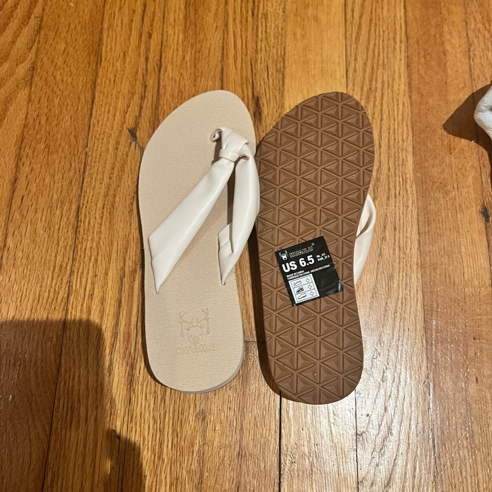 Amazon Cream and Brown Flats with Comfort Footbed